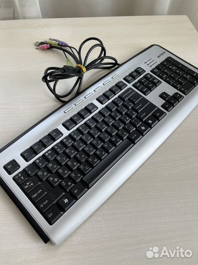 Набор: клавиатура, колонки, мышь, веб-камера