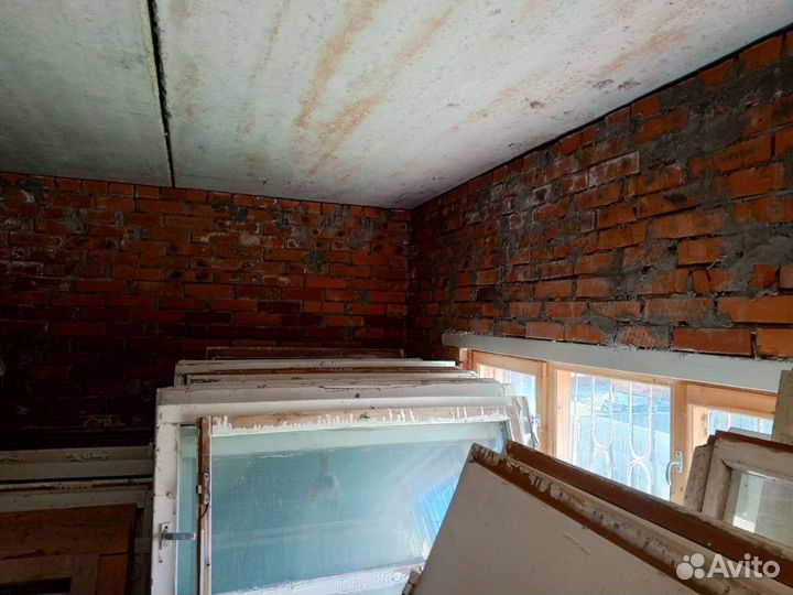 Деревянные оконные рамы, двери