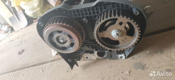 Запчасти с двигателя 2.0 16V EW10j4