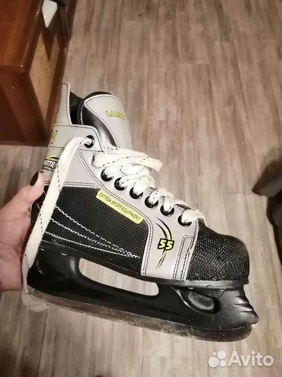 Коньки хоккейные