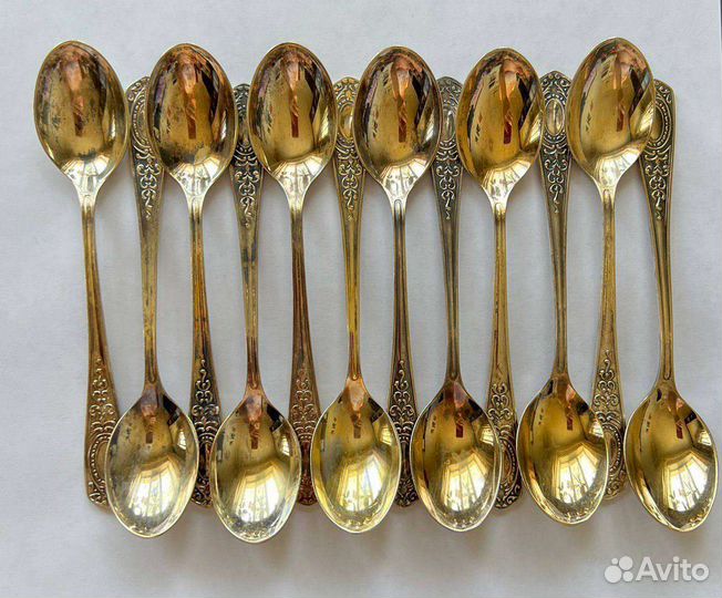 Набор позолоченных чайных ложек