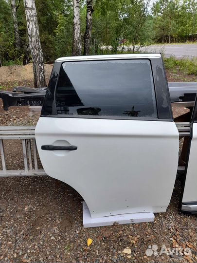 Продам двери на митсубиси outlander аутлендер