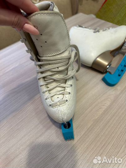 Коньки фигурные