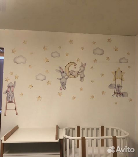 Детская кроватка и комод