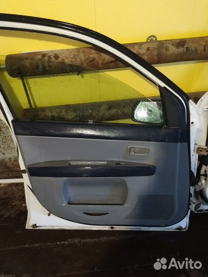 4 Двери на mazda demio