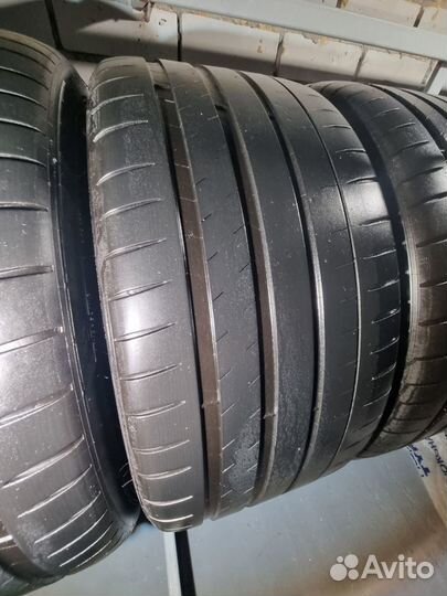 Michelin Pilot Sport 4 S 265/35 R21