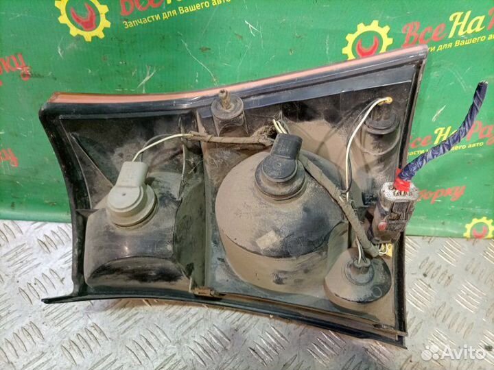 Фонарь задний левый Chrysler Pacifica внедорожник