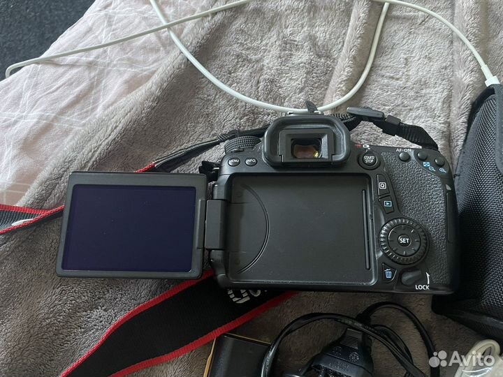 Canon EOS 70D (+объектив Tamron, вспышка, сумка)