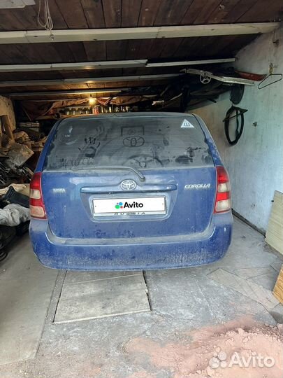 Toyota Corolla 1.6 МТ, 2003, битый, 200 000 км