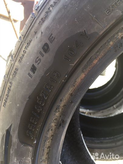 Tracmax X-Privilo TX3 255/45 R19 и 255/45 R19 104Z