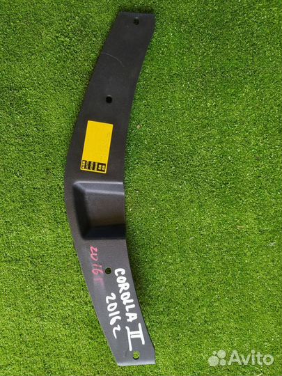 Накладка на телевизор Toyota Corolla 180