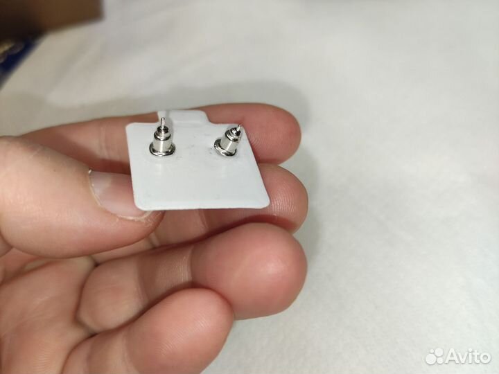 Серьги гвоздики с цирконами