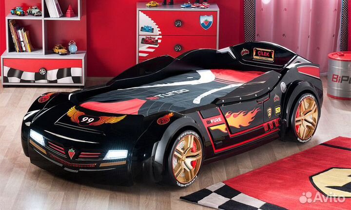 Детская кровать машина