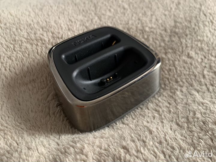 Зарядная станция для Nokia 8800