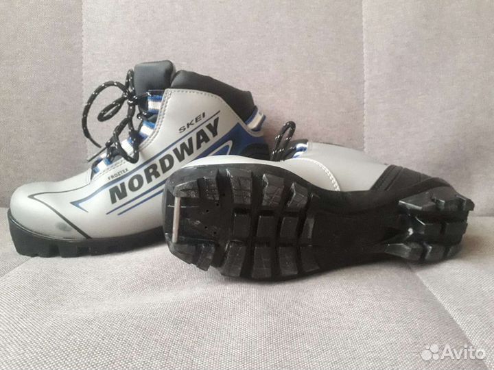 Ботинки лыжные