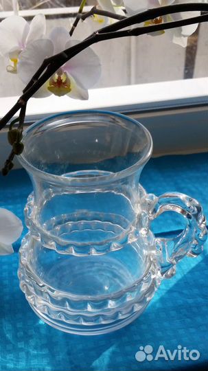 Ваза с налепами