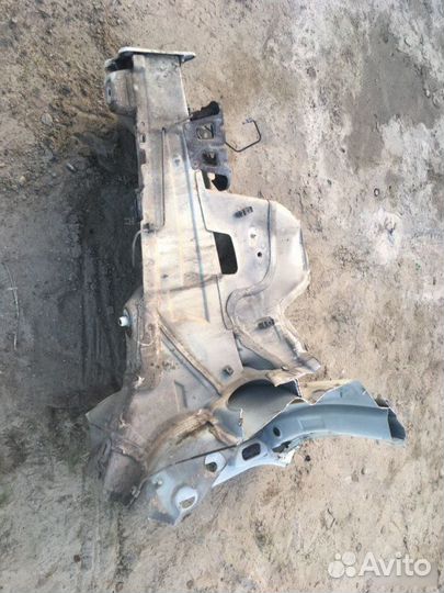 Лонжерон передний правый Mercedes-Benz E-Class