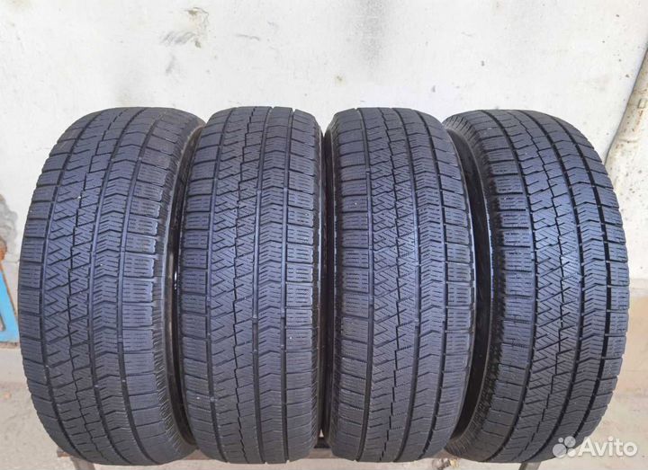 Bridgestone Blizzak VRX2 205/65 R15 97S