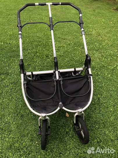 Коляска для двойни bumbleride