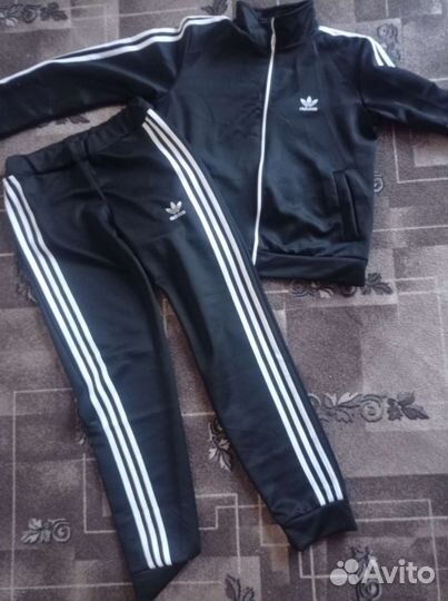 Спортивный костюм женский новый 46