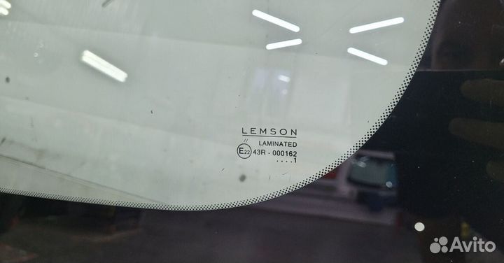 Магазин автостекол. Замена в день обращения