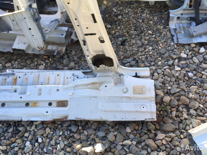 Toyota alphard 2002 порог левый стойка средняя