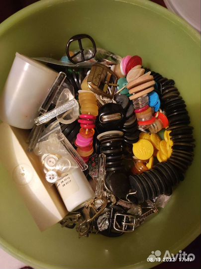 Пуговицы разные