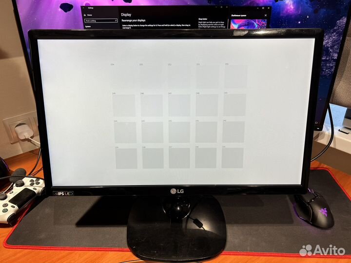 Монитор LG 22