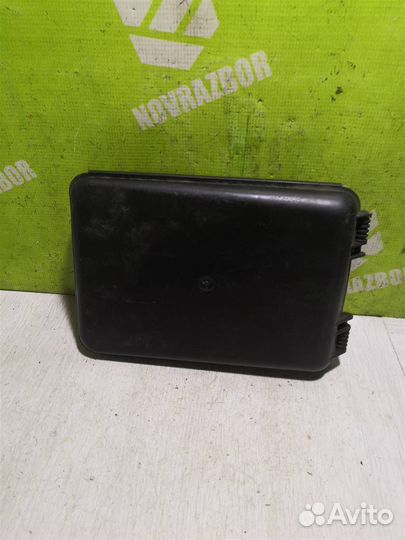 Корпус блока предохранителей Фольксваген Пассат