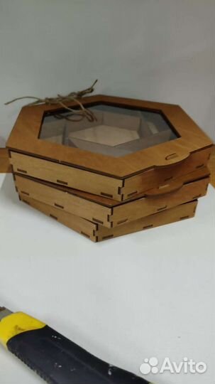 Менажница деревянная. Оптом менажница под орехи