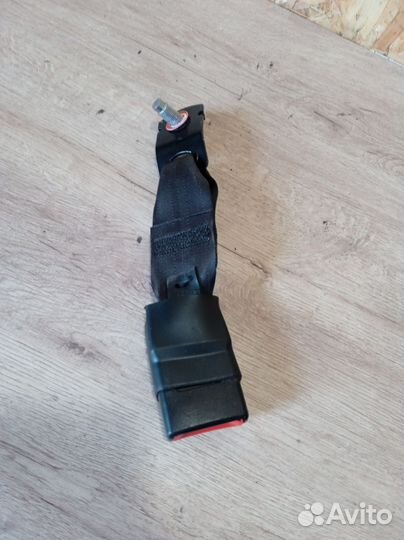 Ответная часть ремня безопасности Nissan Juke F15