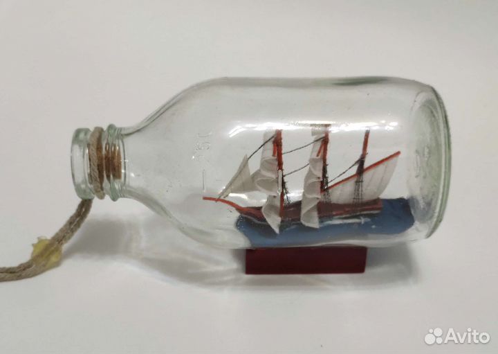 Сувенир кораблик в стеклянной бутылке