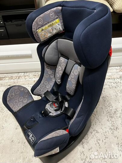 Автомобильное кресло