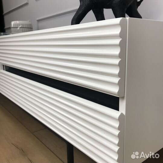 Тумба под тв в эмали Salvador White