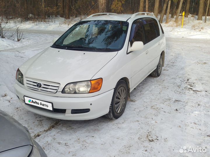Toyota Ipsum 2.0 AT, 2000, 222 222 км
