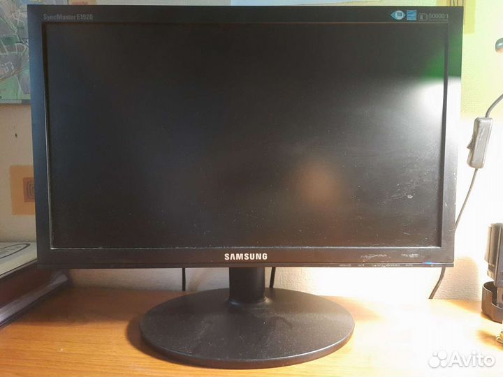 Монитор Samsung E1920