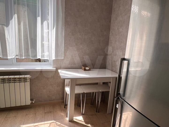 2-к. квартира, 60 м², 1/4 эт.