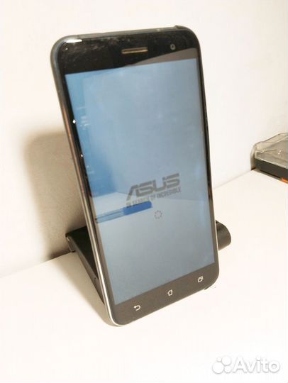 Asus ZenFone 3 ZE520KL, 3/32 ГБ