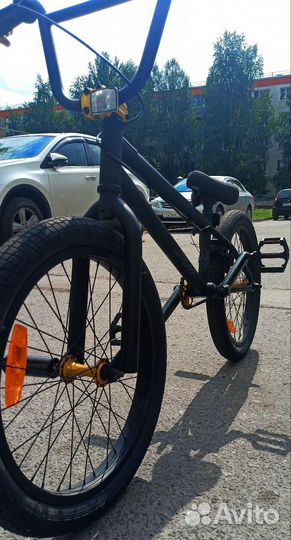 Трюковой велосипед BMX