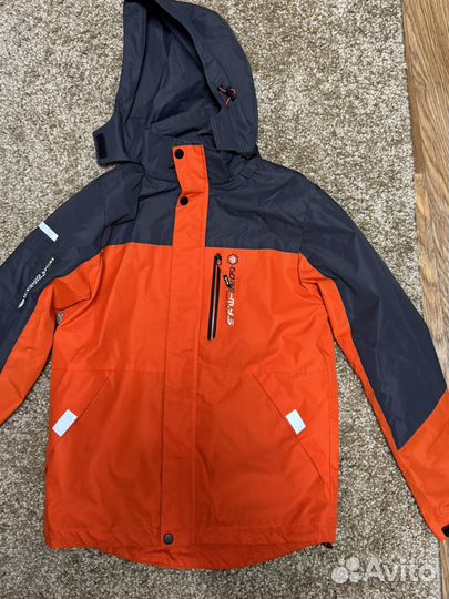 Куртка на мальчика 152