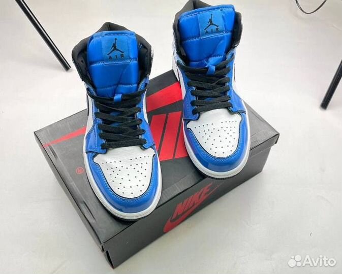 Кроссовки Nike Air Jordan 1 mid blue signal