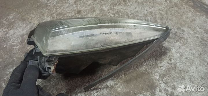 Фара вектра б правая