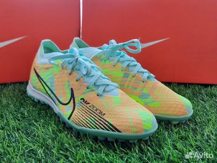 Бутсы сороконожки Nike