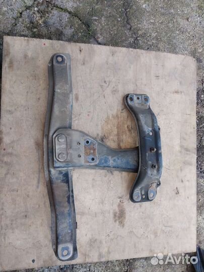 Подрамник кпп субару импреза gd