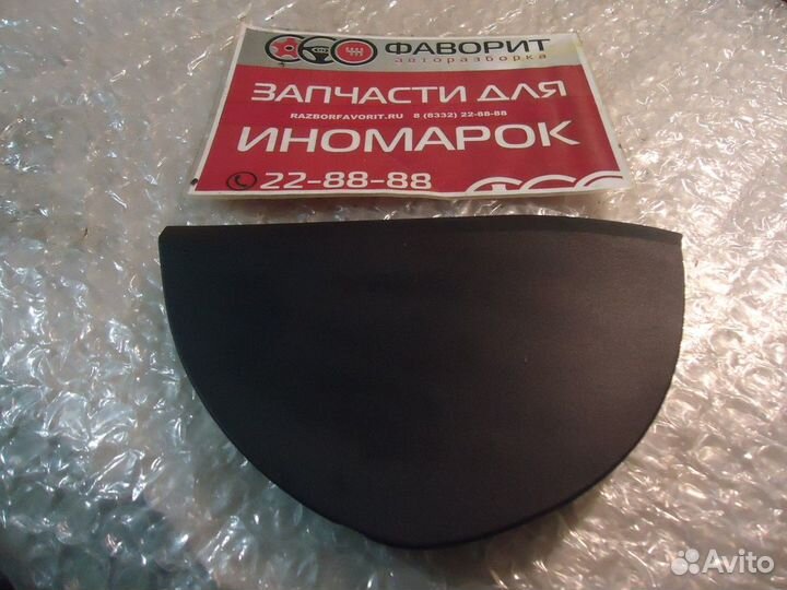 Накладка на торпедо (левая)