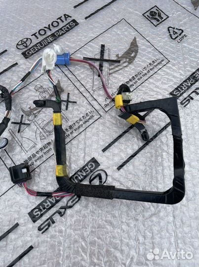 Проводка задней левой двери Land Cruiser 200