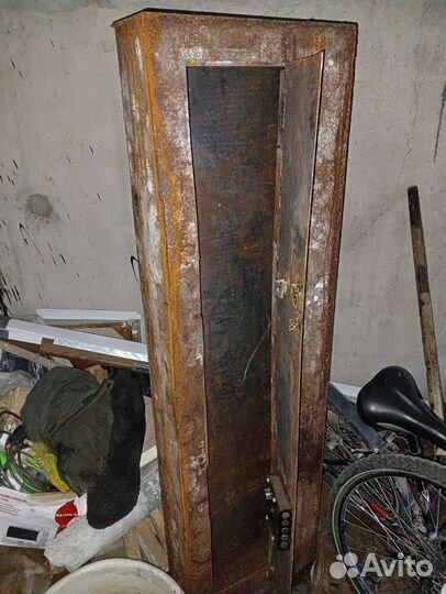 Шкаф металлический сейф