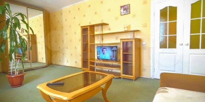2-к. квартира, 74 м², 4/10 эт.