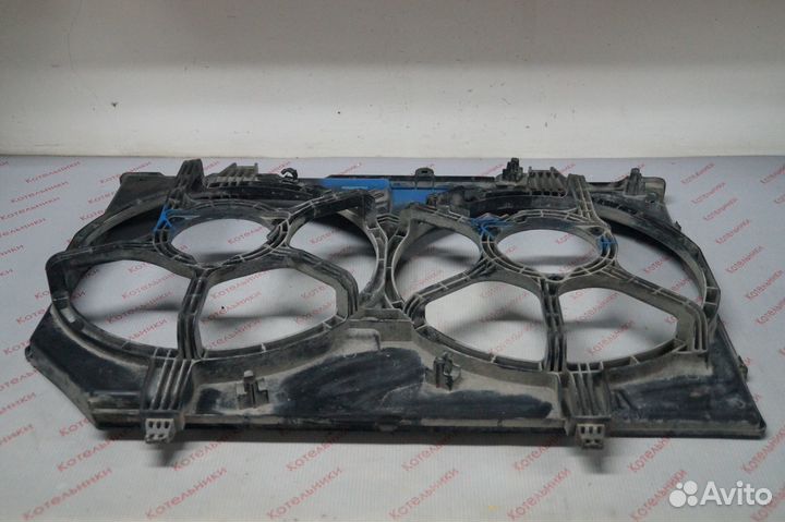 Nissan 21483-8H303 Диффузор вентиляторов