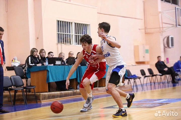 Тренер по баскетболу